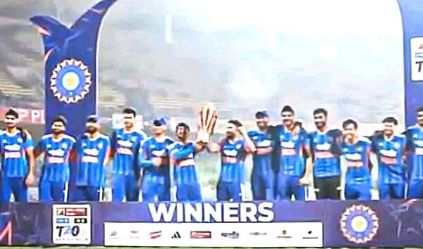 ईशान के शतक और अर्शदीप की धार से…