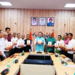 देहरादून/ ‘सेवा विधि’ पुस्तक बनी सरकारी अधिकारियों-कर्मचारियों के लिए व्यवहारिक मार्गदर्शिका : मुख्यमंत्री