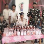 अररिया/ एसएसबी और बिहार पुलिस की संयुक्त कार्रवाई के दौरान भारी मात्रा में विदेशी शराब, बाइक व मोबाइल जब्त : एक तस्कर गिरफ्तार