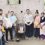 अररिया/ पुण्यतिथि पर शिक्षा का संदेश : दिवंगत पत्रकार चीकू यादव की स्मृति में बच्चों को बांटी गई अध्ययन सामग्री