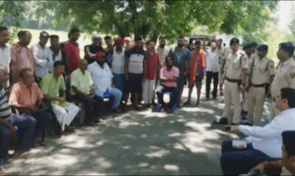 अररिया/ जिलाधिकारी एवं पुलिस अधीक्षक ने सीमावर्ती क्षेत्रों&hellip;
