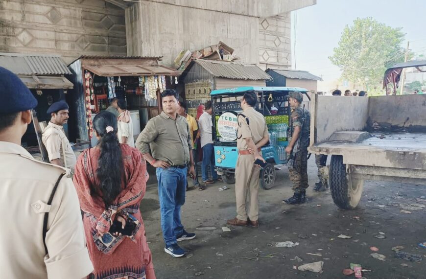 अररिया/ फारबिसगंज के रामपुर ओवरब्रिज के नीचे चला अतिक्रमण हटाओ अभियान, बुधवार को कॉलेज चौक पर होगी कार्रवाई