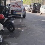चंडीगढ़/ सेक्टर-23 डी में अवैध पार्किंग से राहगीर परेशान, नो पार्किंग बोर्ड के बावजूद नहीं रुक रहा वाहनों का जमावड़ा